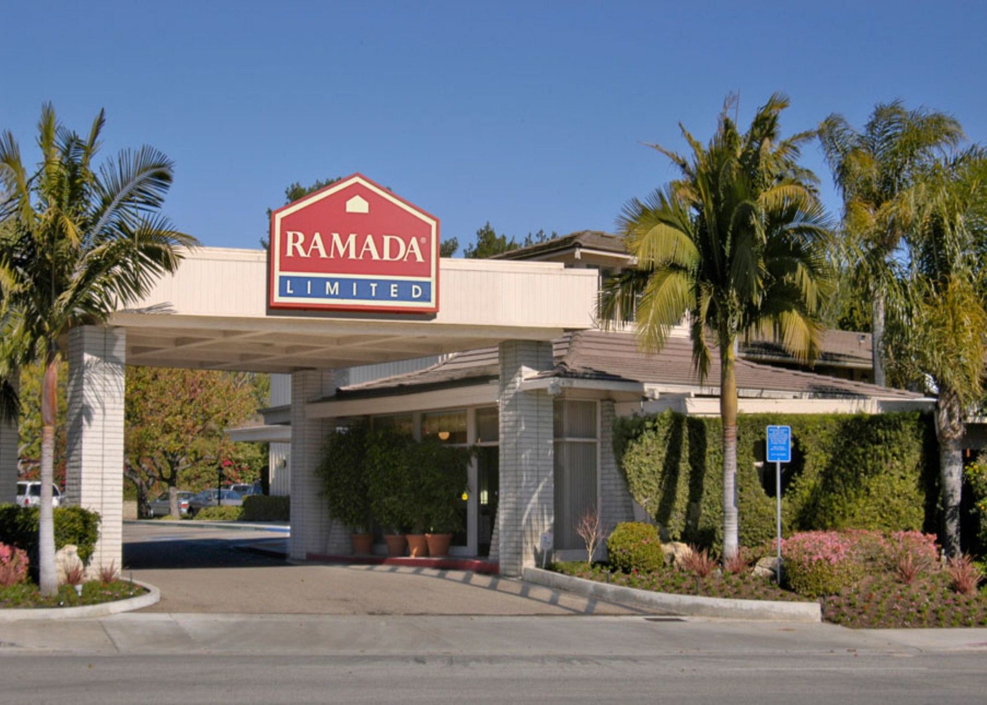 Ramada By Wyndham Santa Barbara Hotel Kültér fotó